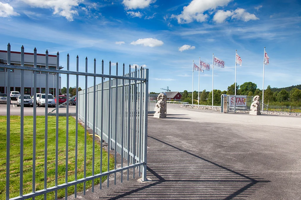 ProFence palissadstängsel skyddar företaget med hög estetik
